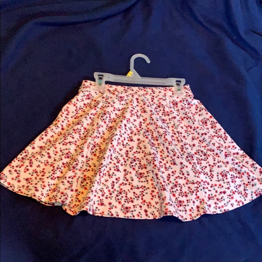 Skirt with flower print